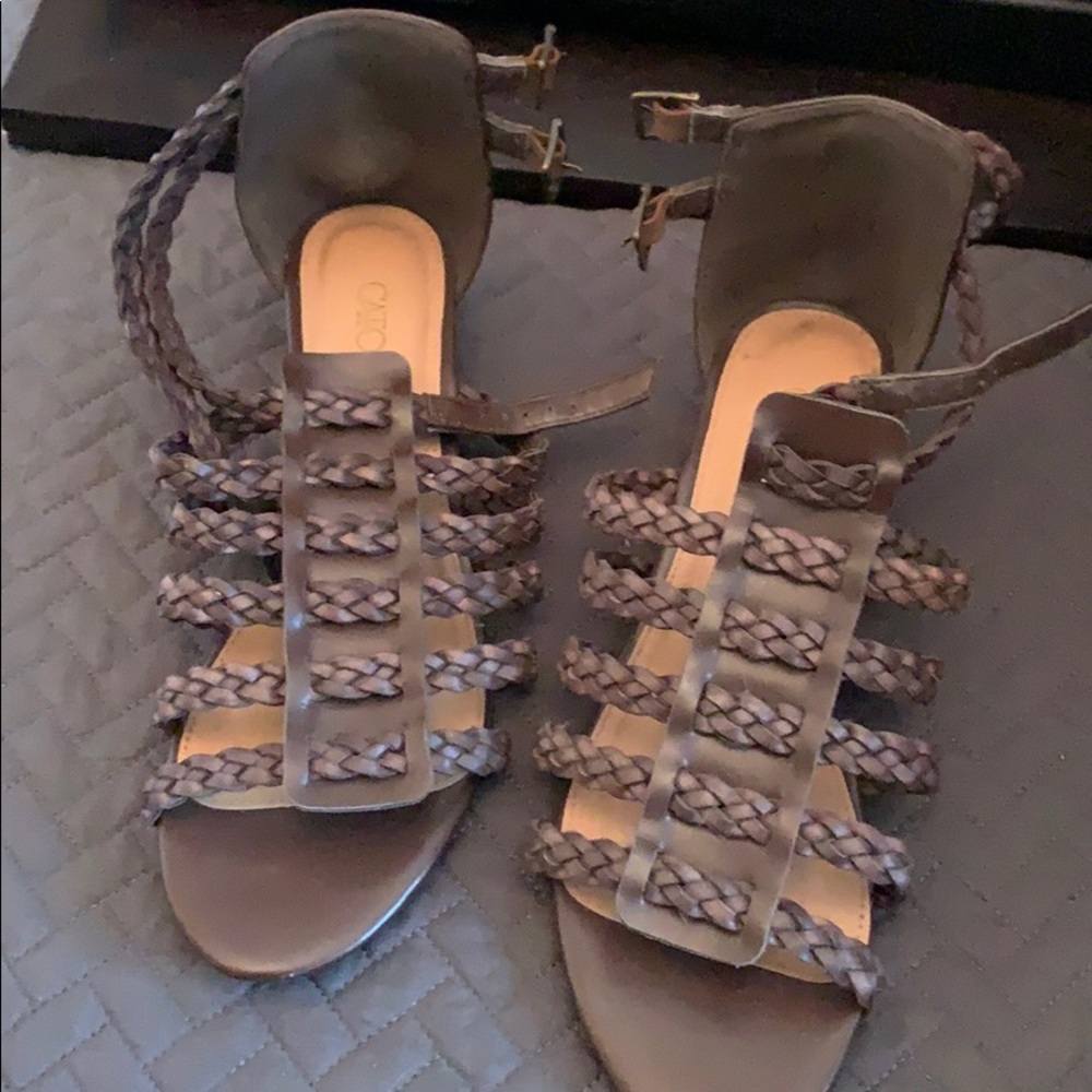 Sandles
